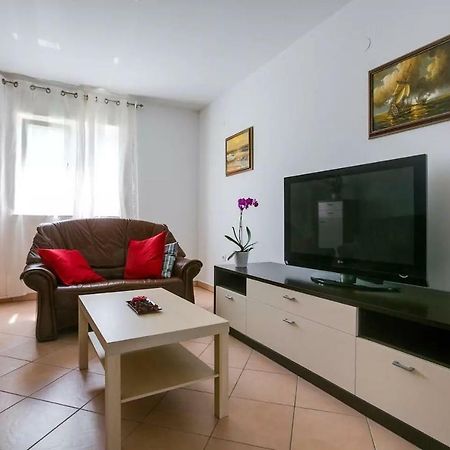 Apartment Vitalia 2+2 Пореч Екстериор снимка