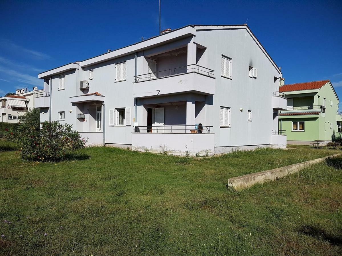Apartment Vitalia 2+2 Пореч Екстериор снимка